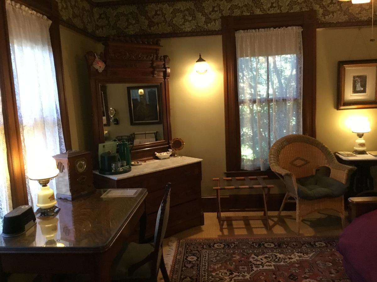 Allen House Inn 애머스트 외부 사진